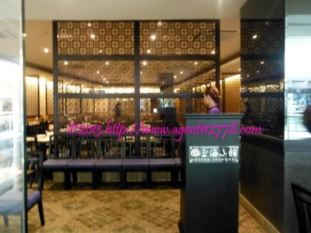 Modern Shanghai Glorietta 2 receptionist